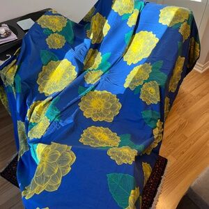 Distinctly Home Queen 100% cotton floral duvet cover, blue & yellow